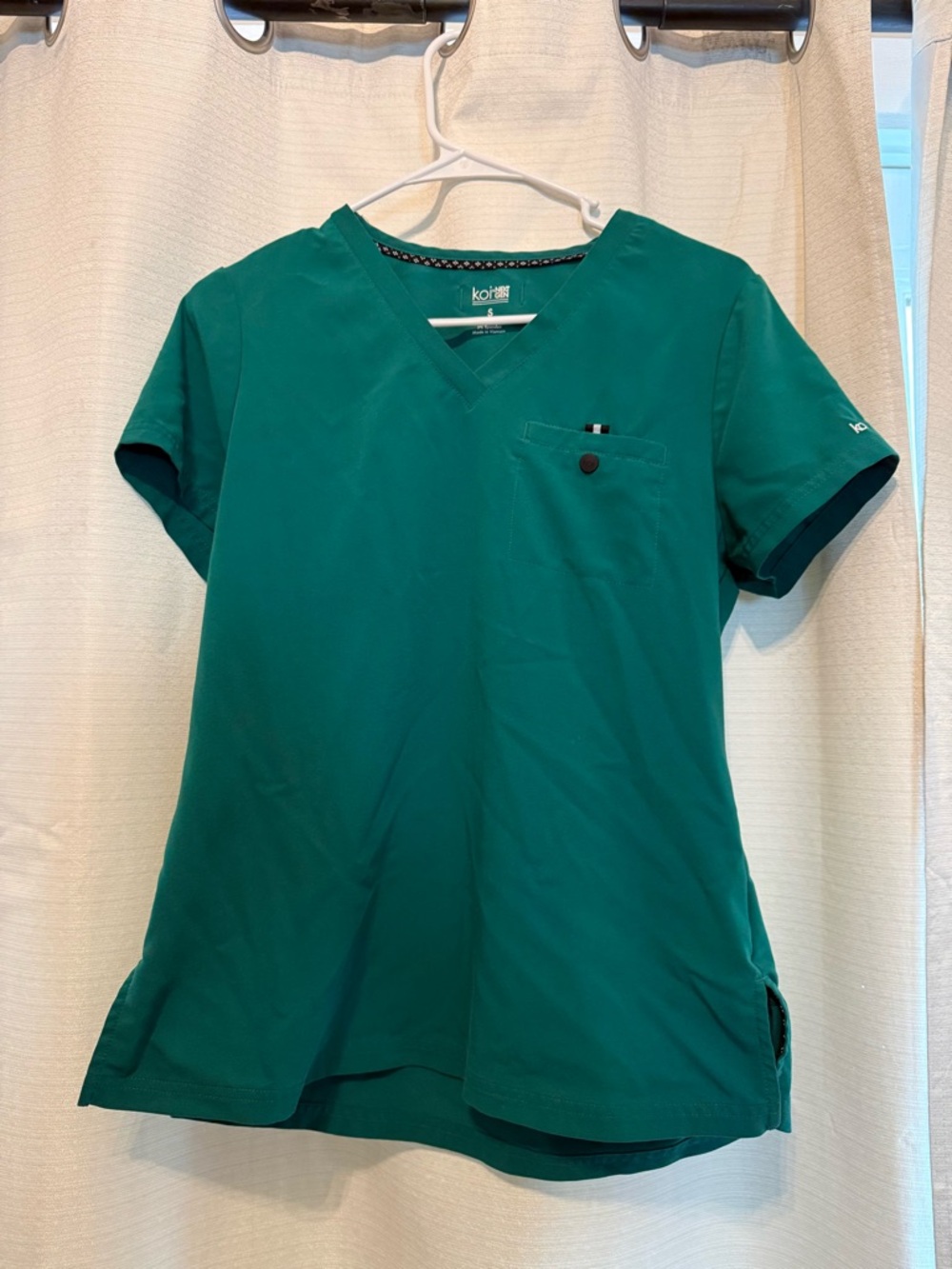 koi Next Gen Ready to Work 1 Pocket Scrub Top in Hunter Green